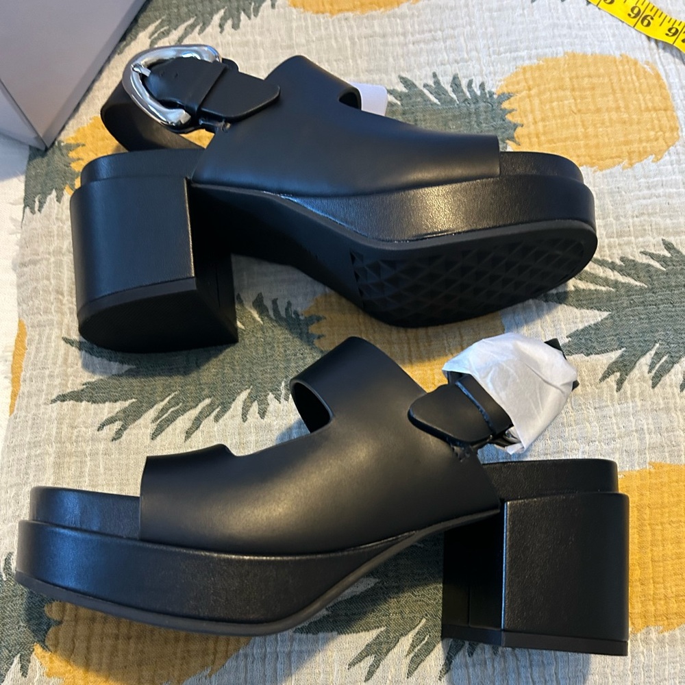 AEROSOLES Women's Black Strappy Clarkson Sandals - Picture 3 of 8